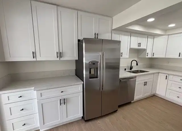 Property at 626 E Holly Ave Unit 4, El Segundo, CA, 90245, 2 beds, 2 baths, [object Object]