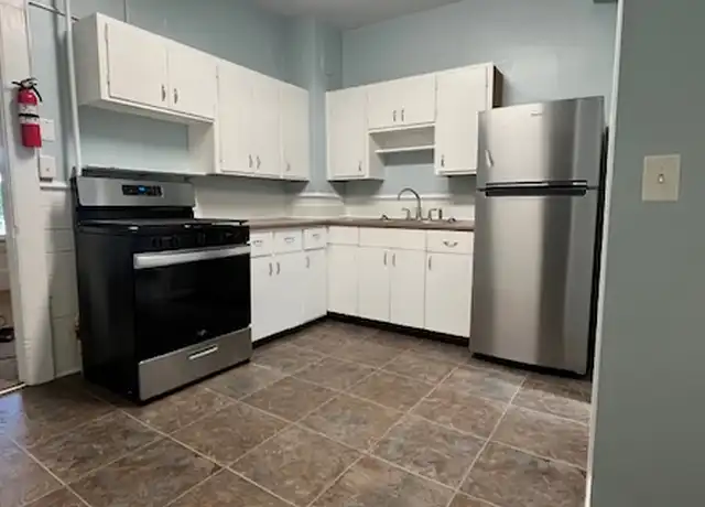 Property at 417 McDonough St, Eau Claire, WI, 54703, 2 beds, 1 bath, [object Object]