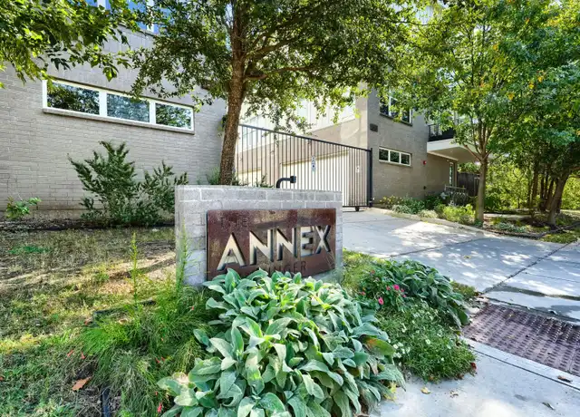Property at 4620 Munger Ave, Dallas, TX, 75204, 2 beds, 2 baths, [object Object]