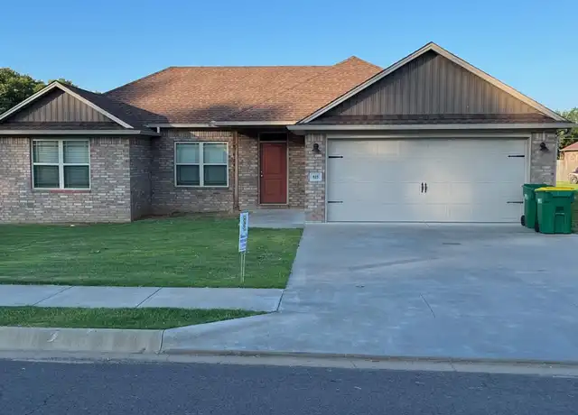 Property at 815 S Pittsburg Ave, Russellville, AR, 72802, 3 beds, 2 baths, [object Object]