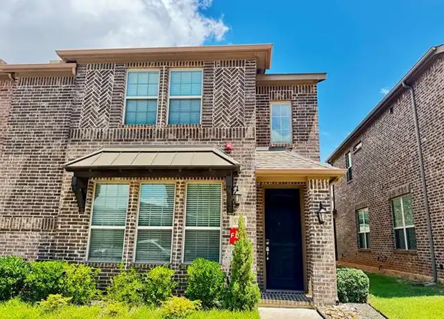 Property at 910 Estelle Dr, Euless, TX, 76040, 3 beds, 2.5 baths, [object Object]