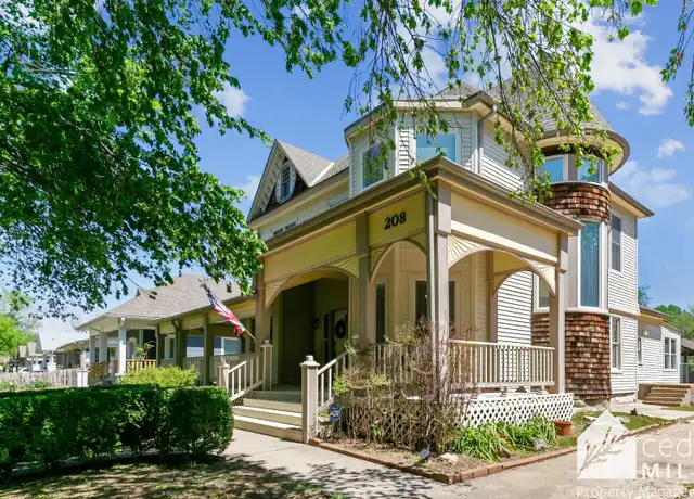 Property at 208 N Charles St, Wichita, KS, 67203, 4 beds, 2 baths, [object Object]
