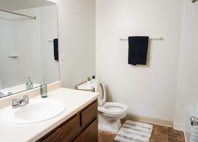 Photo of 2201 Glencoe Hills Dr, Ann Arbor, MI 48108