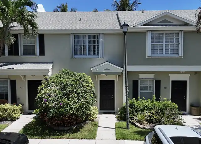 Property at 939 Kokomo Key Ln, Delray Beach, FL, 33483, 2 beds, 2.5 baths, [object Object]