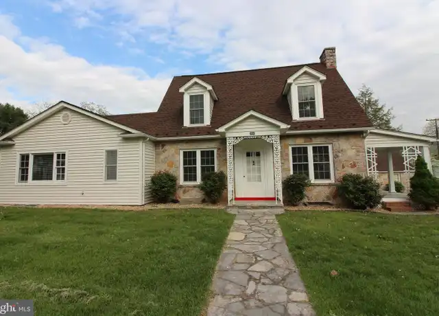 Property at 300 Shenandoah Ave, Edinburg, VA, 22824, 3 beds, 2 baths, [object Object]