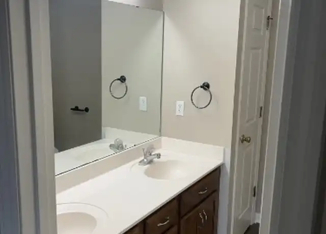 Property at 4004 Foxridge Ln, Valdosta, GA, 31605, 4 beds, 2 baths, [object Object]