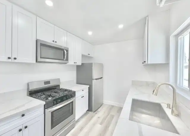 Property at 7305 Variel Ave Unit 9, Canoga Park, CA, 91303, 1 bed, 1 bath, [object Object]