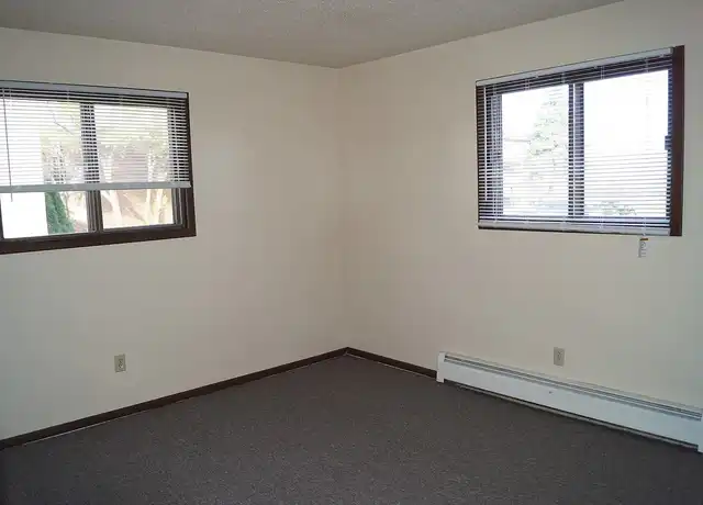 Property at Arnold's Park Apartments - 812 W Bailey St, Sioux Falls, SD, 57104, 1-2 bed, 1 bath, [object Object]