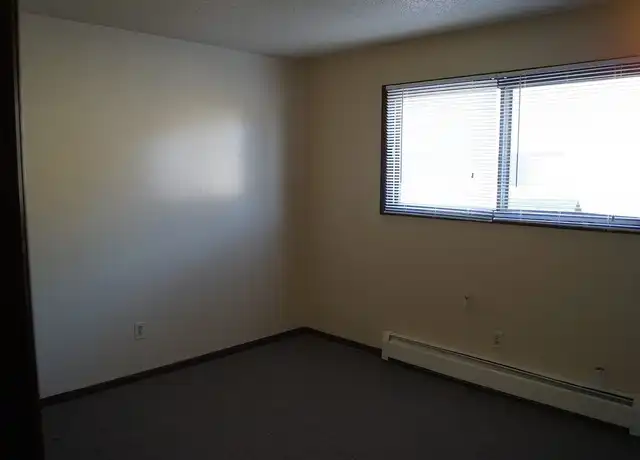 Property at Arnold's Park Apartments - 812 W Bailey St, Sioux Falls, SD, 57104, 2 beds, 1 bath, [object Object]