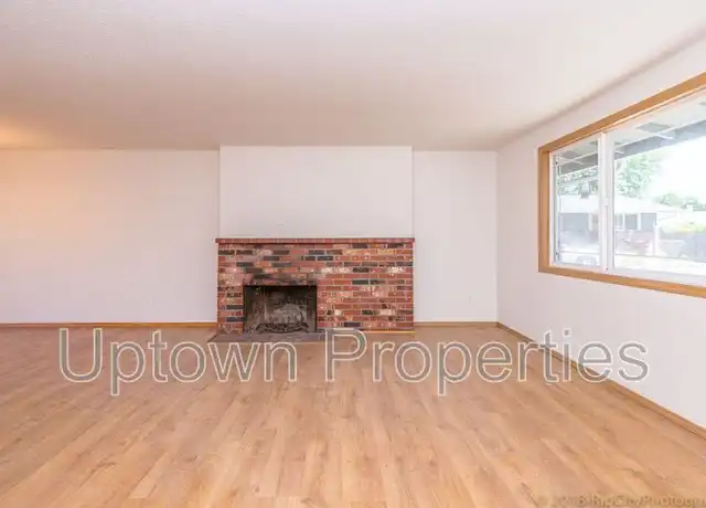 Property at 4035 SE King Rd Unit B, Portland, OR, 97222, 2 beds, 1 bath, [object Object]