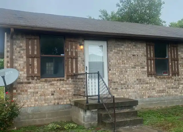 Property at 910 Laura St, Gallatin, TN, 37066, 2 beds, 1 bath, [object Object]