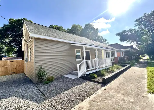 Property at 811 Walnut St, Wilmington, NC, 28401, 2 beds, 2 baths, [object Object]
