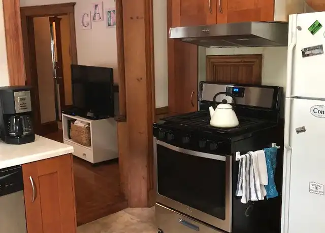 Property at 151 Elm St Unit 1, Somerville, MA, 02144, 4 beds, 2 baths, [object Object]