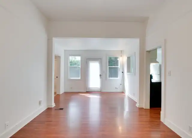 Property at 1527 24th Ave Unit Back, Seattle, WA, 98122, 1 bed, 1 bath, [object Object]