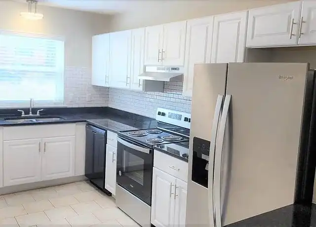 Property at Savan Pointe Townhomes East and West - 210 Tibet Ave, Savannah, GA, 31406, 2-3 beds, 1.5-2.5 baths, [object Object]
