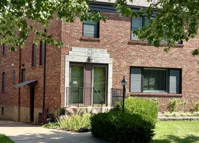 Property at 1256 Moorlands Dr, Saint Louis, MO, 63117, 2 beds, 1 bath, [object Object]