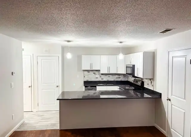 Property at 471 Whalley Ave Unit V, New Haven, CT, 06511, 1 bed, 1 bath, [object Object]
