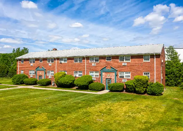 Property at 1570 Willard Ave Unit F8, Newington, CT, 06111, 1 bed, 1 bath, [object Object]