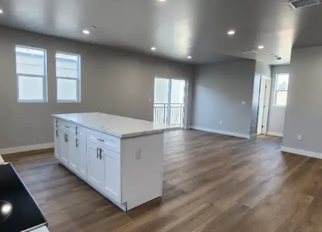 Property at 2401 Redondo Blvd Unit A, Los Angeles, CA, 90016, 4 beds, 4 baths, [object Object]