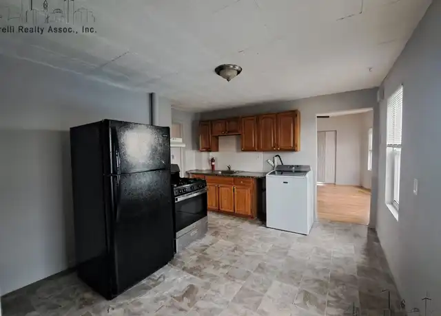 Property at 50 Clark St Unit 3, Everett, MA, 02149, 3 beds, 1 bath, [object Object]