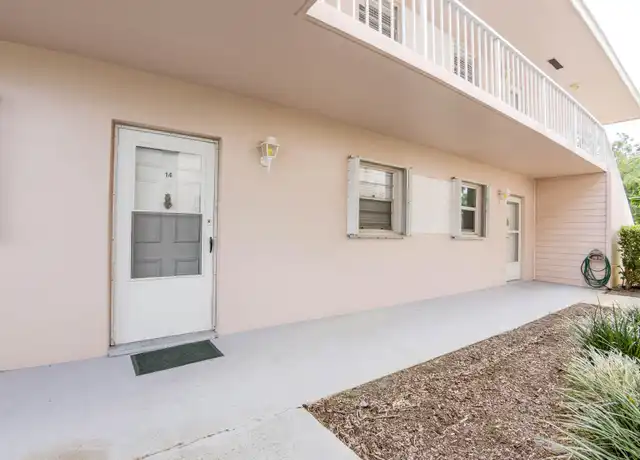 Property at 18081 SE Country Club Dr, Jupiter, FL, 33469, 2 beds, 1 bath, [object Object]