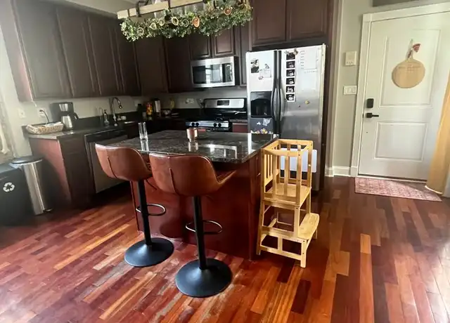 Property at 6410 N Hoyne Ave Unit 2W, Chicago, IL, 60645, 3 beds, 2 baths, [object Object]