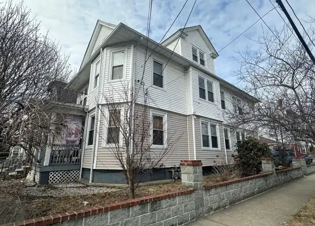 Property at 143 Sumter St Unit 1, Providence, RI, 02907, 3 beds, 1 bath, [object Object]