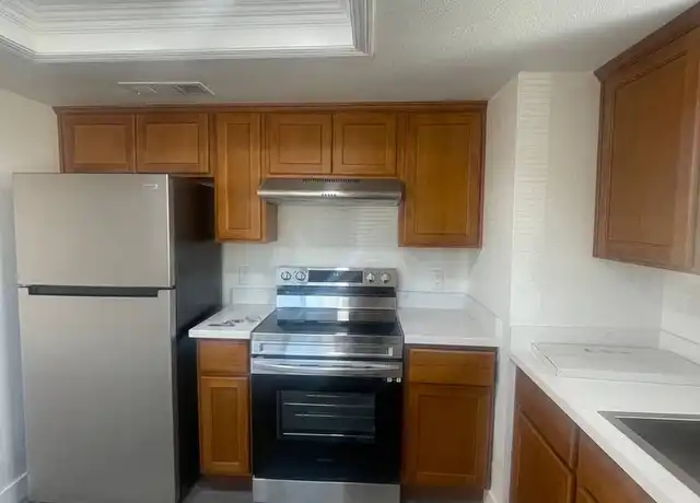 Property at 148 E Amador St Unit 102, Fresno, CA, 93706, 3 beds, 1.5 baths, [object Object]
