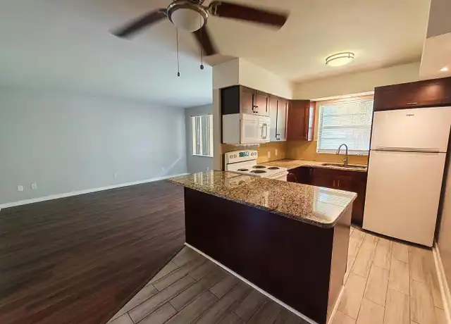 Property at 3100 36th St N #7, Saint Petersburg, FL, 33713, 1 bed, 1 bath, [object Object]
