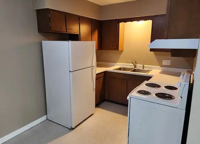 Property at 1008 Pope St, Lake Mills, WI, 53551, 2 beds, 1 bath, [object Object]