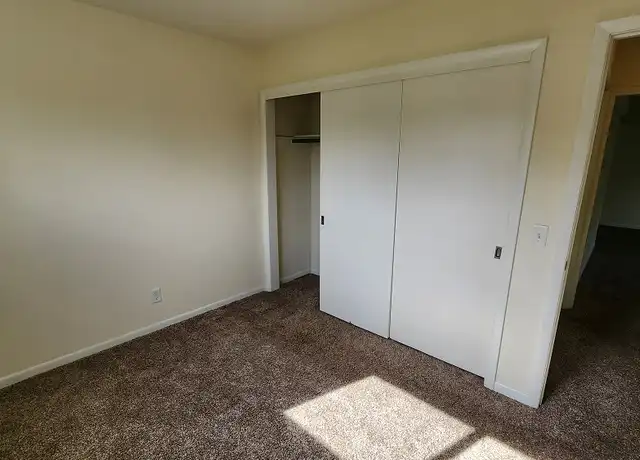 Property at 1008 Pope St, Lake Mills, WI, 53551, 2 beds, 1 bath, [object Object]