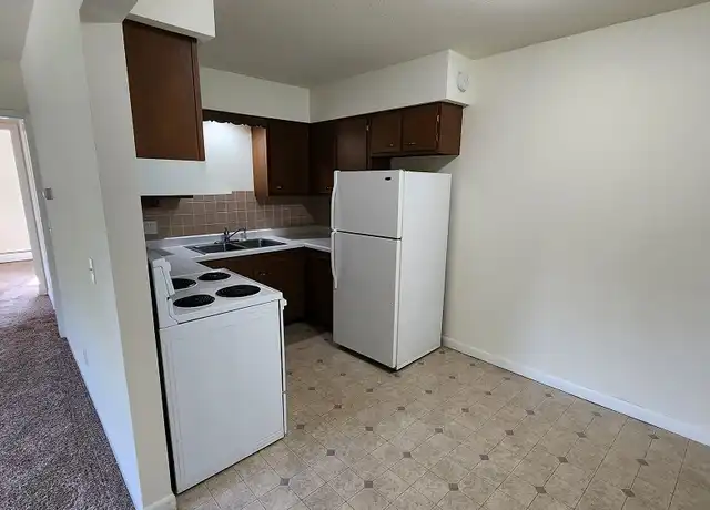 Property at 1008 Pope St, Lake Mills, WI, 53551, 2 beds, 1 bath, [object Object]