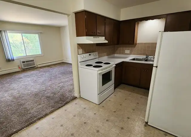 Property at 1008 Pope St, Lake Mills, WI, 53551, 2 beds, 1 bath, [object Object]