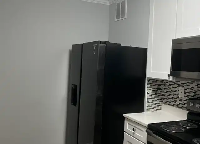 Property at 2406 Wilkens Ave Unit 4, Baltimore, MD, 21223, 1 bed, 1 bath, [object Object]