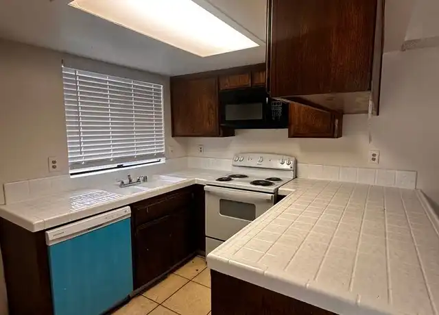 Property at 4205 Tierra Verde St Unit 06, Bakersfield, CA, 93301, 2 beds, 2.5 baths, [object Object]