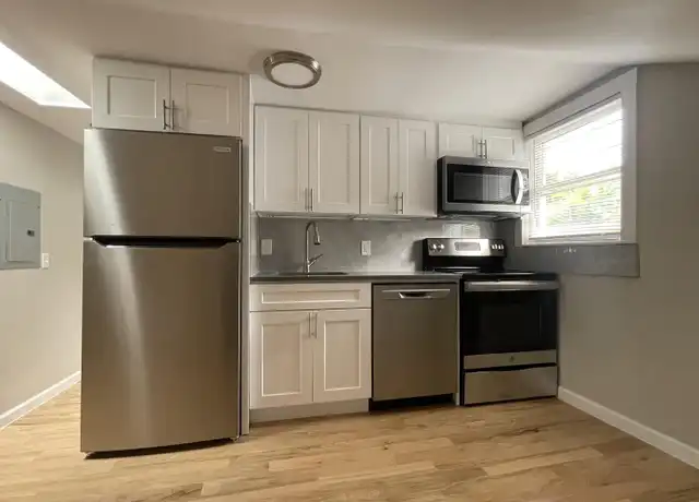 Property at 27 McKinley Ave Unit 4, Norwich, CT, 06360, 2 beds, 1 bath, [object Object]