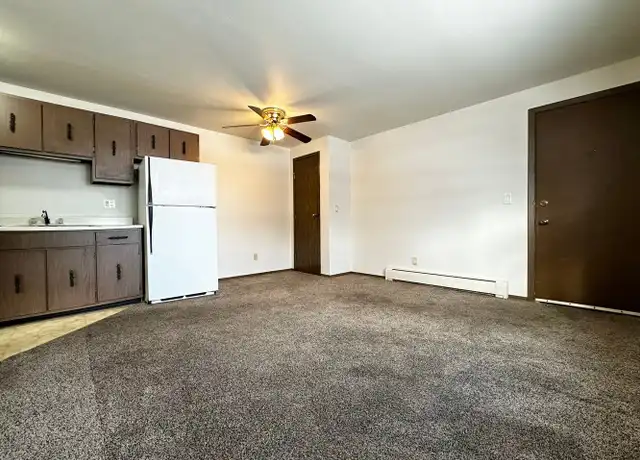 Property at 1052 Winter Ln Unit 2, Green Bay, WI, 54302, 1 bed, 1 bath, [object Object]