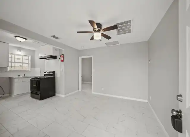 Property at 2002 Mustang Rd Unit 4, Alvin, TX, 77511, 1 bed, 1 bath, [object Object]