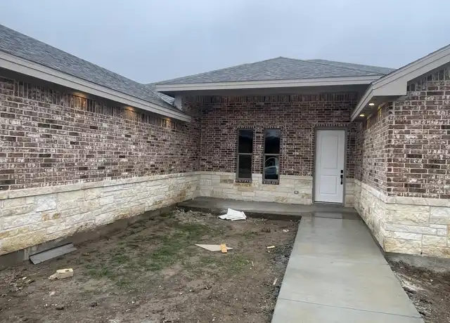 Property at 404 Imelda Dr, Eagle Pass, TX, 78852, 4 beds, 2.5 baths, [object Object]