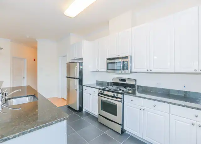 Property at 5 Main St Unit 302, Edgewater, NJ, 07020, 2 beds, 2 baths, [object Object]