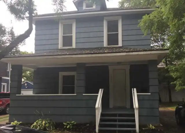 Property at 1211 W Lovell St, Kalamazoo, MI, 49006, 4 beds, 1.5 baths, [object Object]