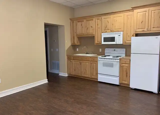 Property at 301 W Commerce Ave Unit 4, Gladewater, TX, 75647, 2 beds, 2 baths, [object Object]