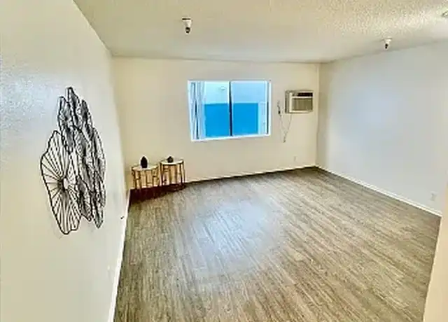 Property at Suncrest Apartments - 8553 Sepulveda Blvd, North Hills, CA, 91343, 1 bed, 1 bath, [object Object]