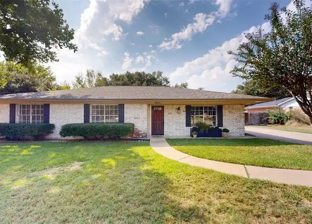 Property at 3800 Windridge Dr, Bryan, TX, 77802, 4 beds, 2 baths, [object Object]
