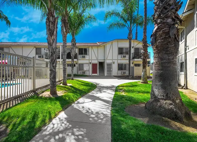 Photo of 140 14th St, Ramona, CA 92065