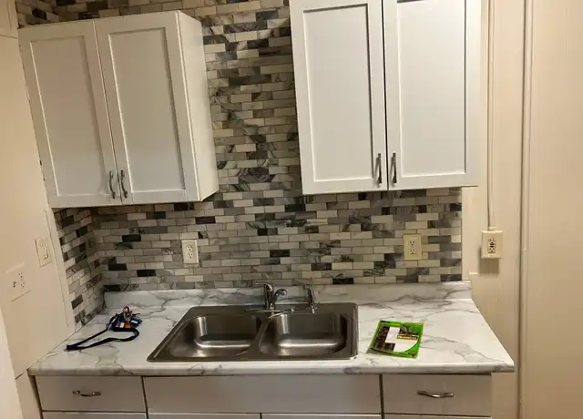 Property at 841 S 41st St Unit 3, Louisville, KY, 40211, 1 bed, 1 bath, [object Object]