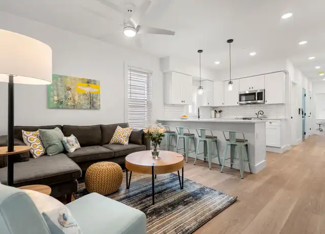 Property at 621 E 8th St Unit 3, South Boston, MA, 02127, 1 bed, 1 bath, [object Object]