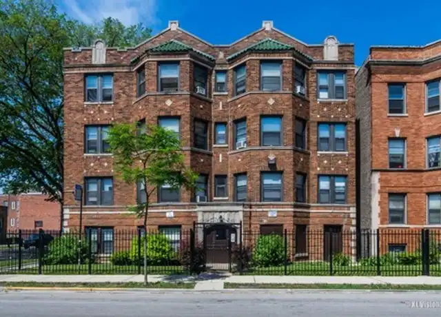 Property at 116 S California Ave Unit 118-2S, Chicago, IL, 60612, 3 beds, 1 bath, [object Object]