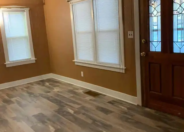 Property at 2847 W Howett St, Peoria, IL, 61605, 3 beds, 2 baths, [object Object]