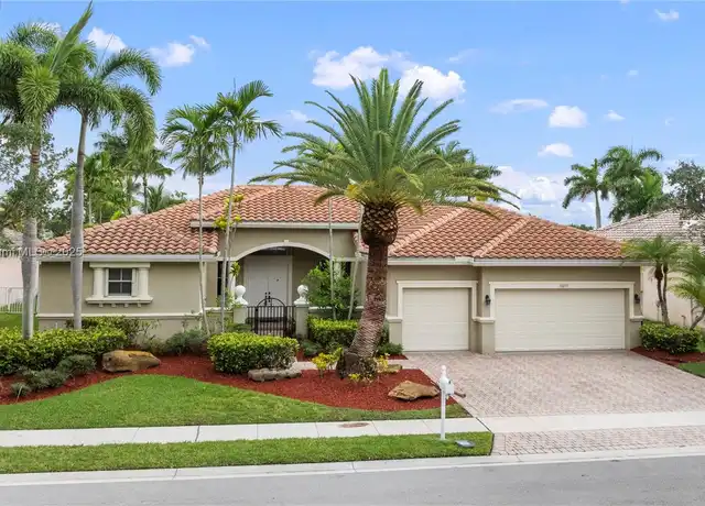 Property at 18659 SW 12th St, Pembroke Pines, FL, 33029, 4 beds, 3 baths, [object Object]